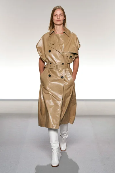 Look 5
